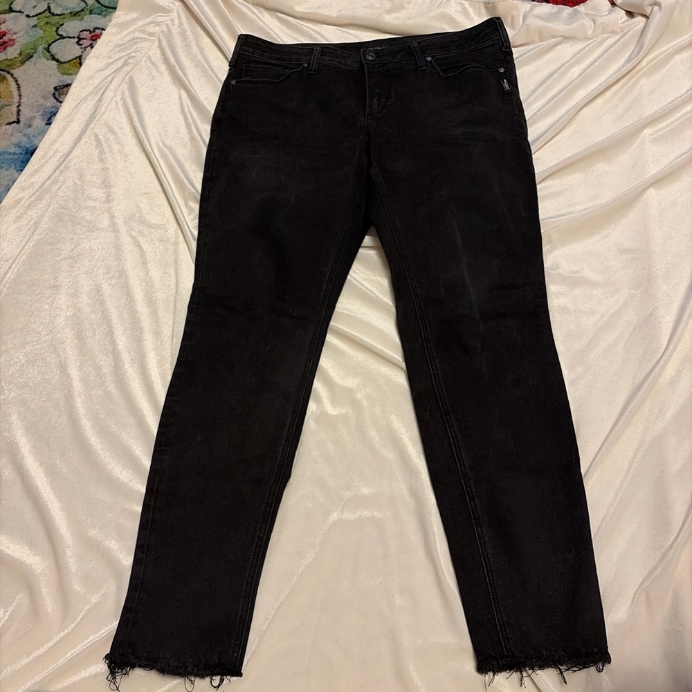 Silver Jeans Women's Black Straight Leg Avery Jeans